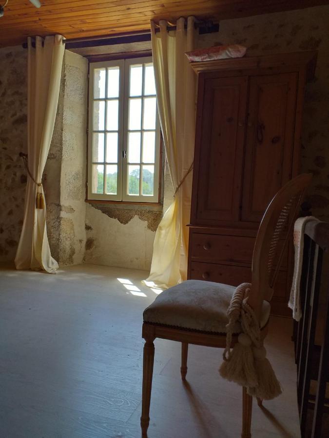 Gite Moulin De Ludieras Busserolles Екстериор снимка